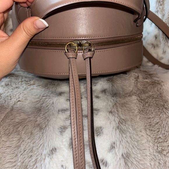 Gucci GG Marmont Backpack Matelasse Pink/Taupe - Picture 3 of 9